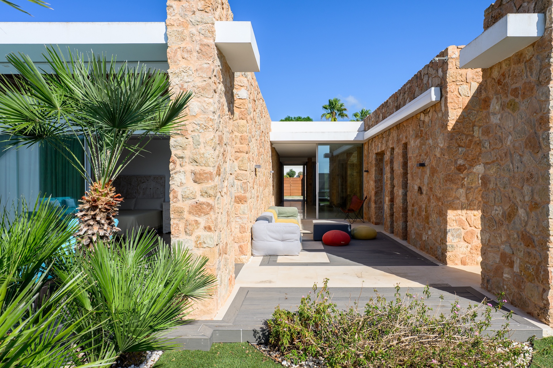 Resa Estates te koop sale Cala Comte exterior.jpg